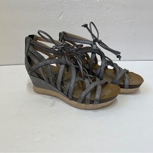 OTBT NOMADIC LEATHER WEDGE SANDALS IN PEWTER GRAY